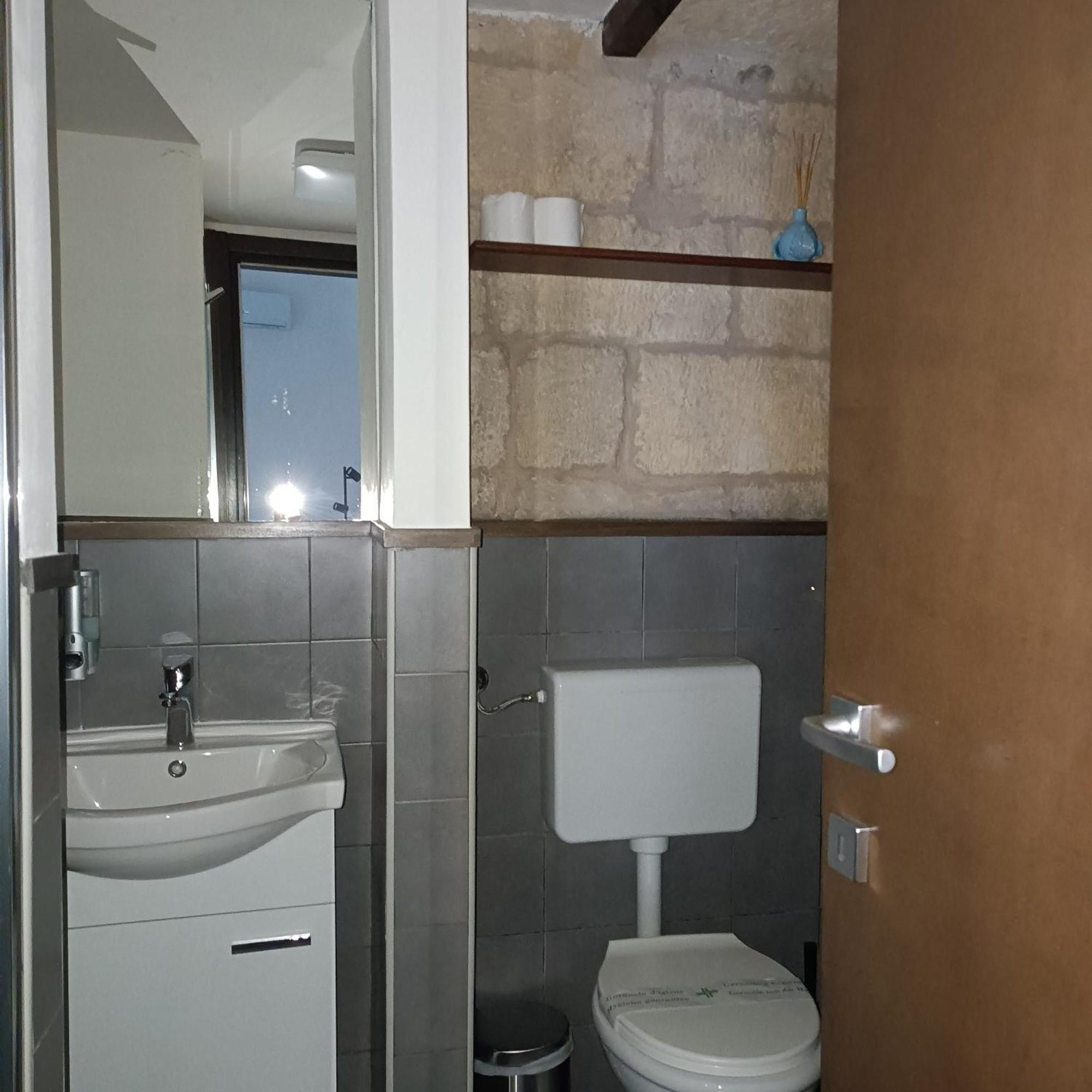 Af Home تراني المظهر الخارجي الصورة
